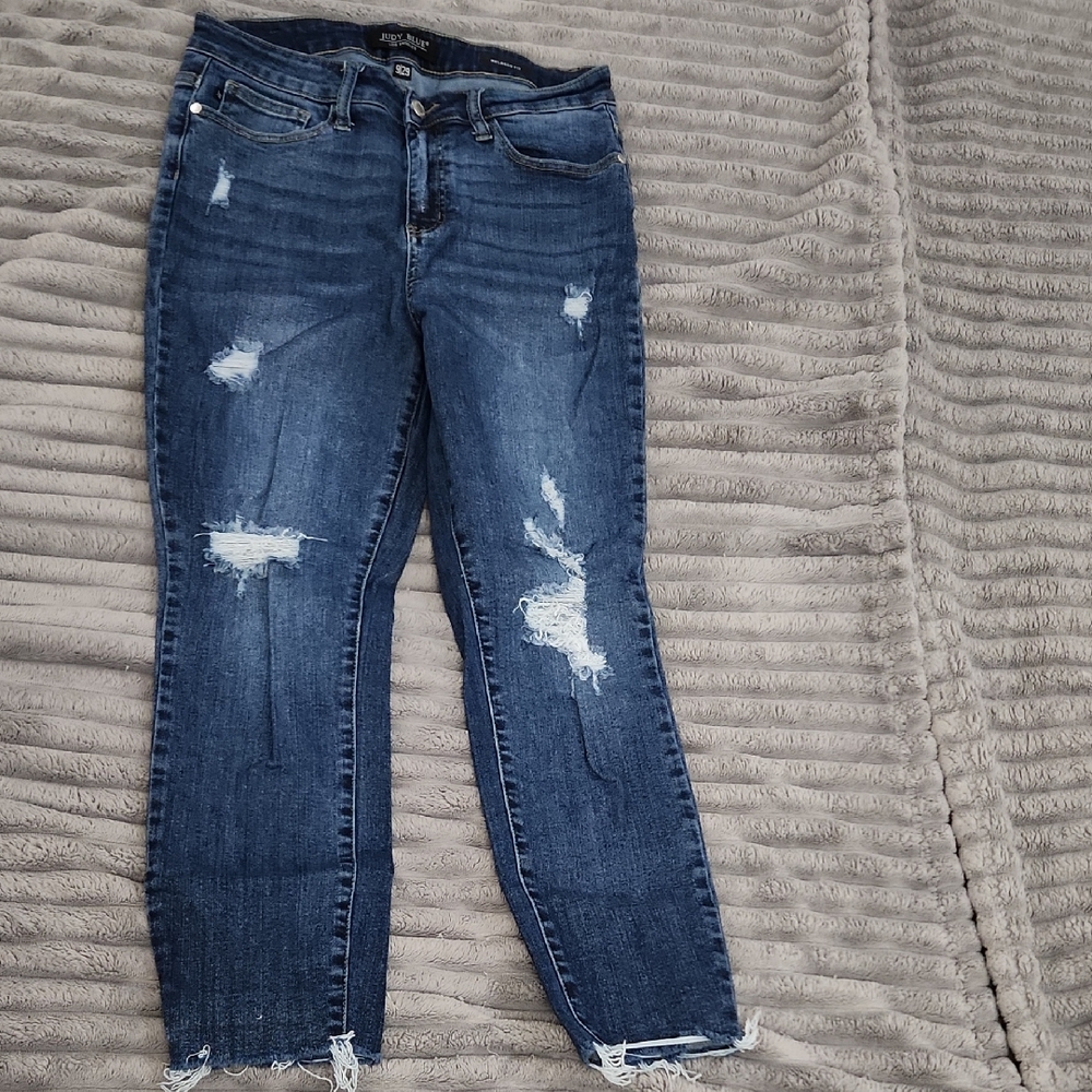Judy Blue Dark Wash Distressed Cropped Jeans